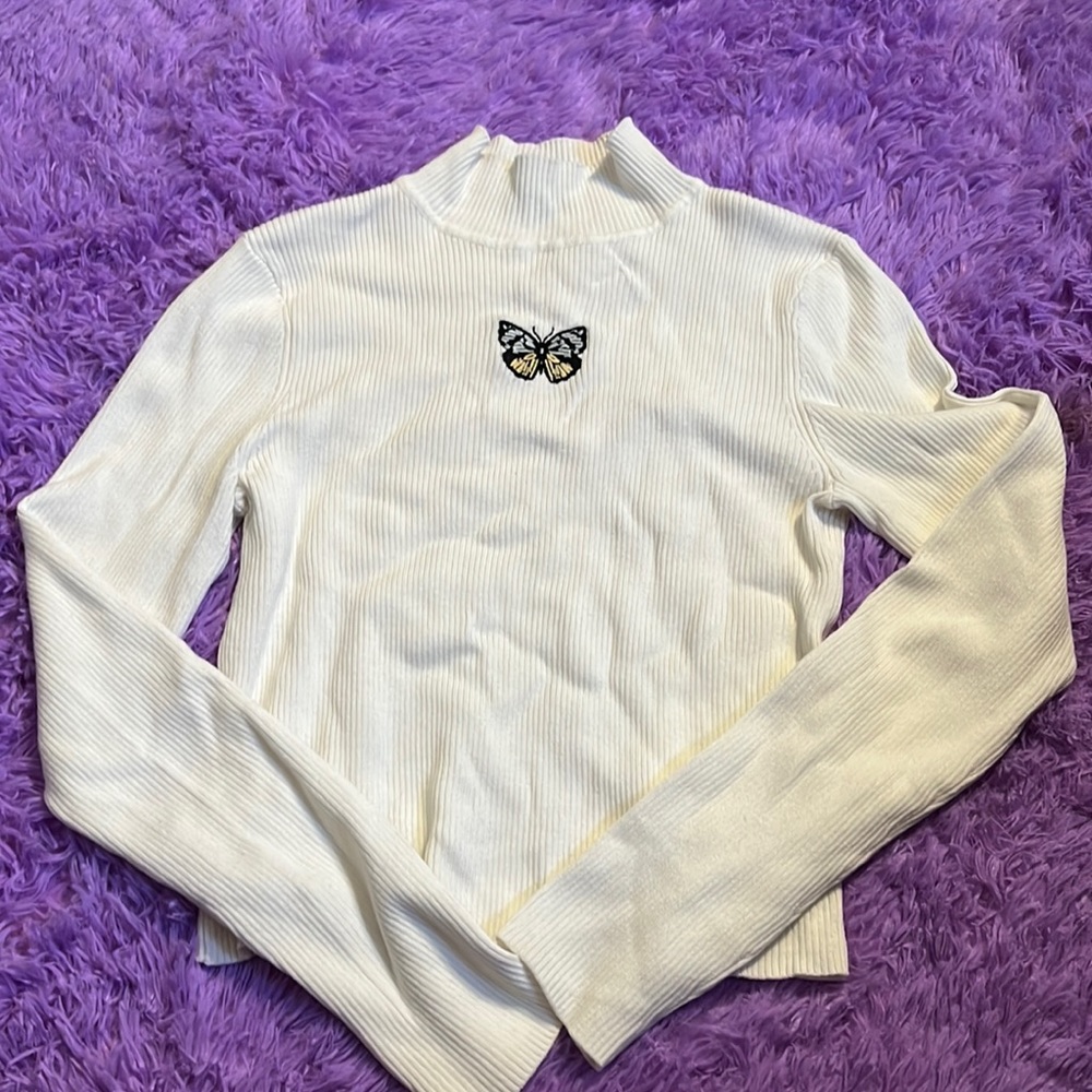 White long sleeve shirt